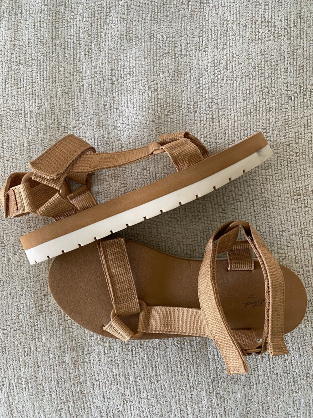 Universal Thread Tan Sandals